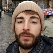 Laureato in lettere moderne e laureando in filologia moderna presso l'università degli studi della Campagna Luigi Vanvitelli